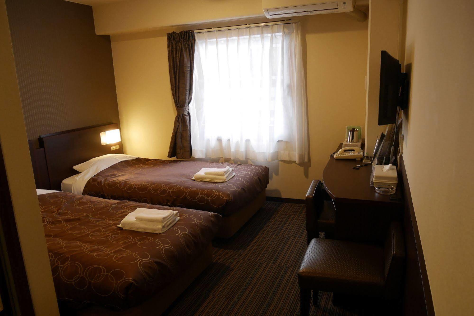 Yokohama Heiwa Plaza Hotel Kanagawa Exterior photo